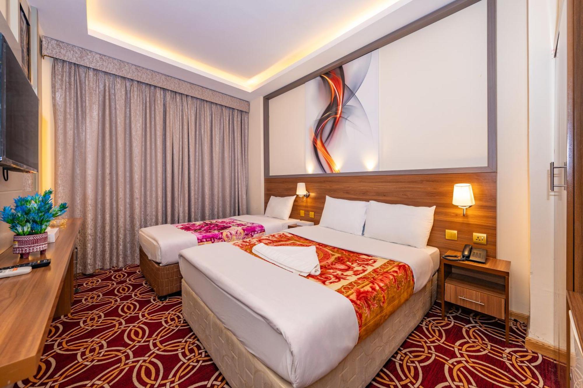 Tanha Hotel Dubai Exterior photo
