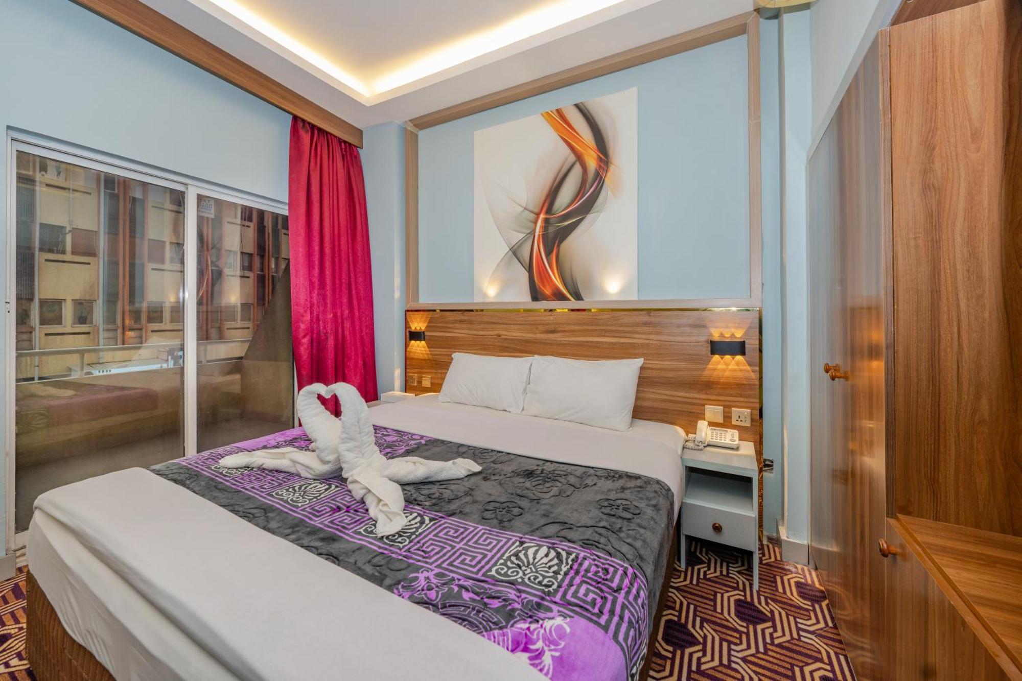 Tanha Hotel Dubai Exterior photo