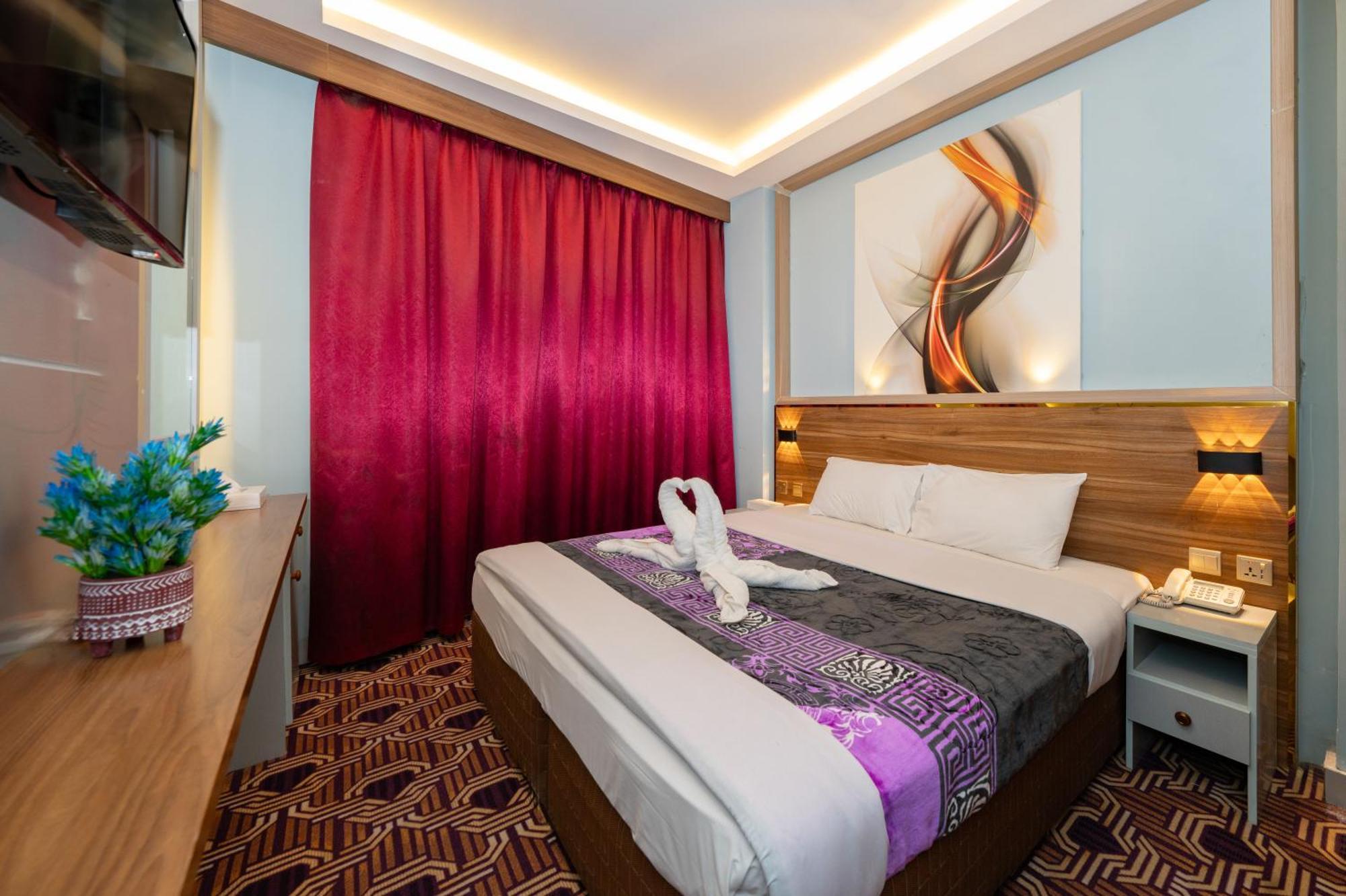 Tanha Hotel Dubai Exterior photo