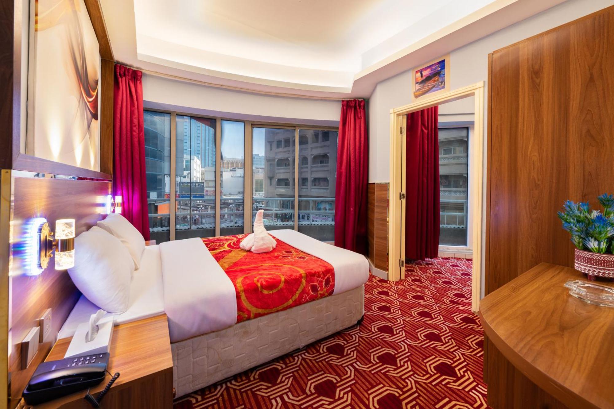 Tanha Hotel Dubai Exterior photo