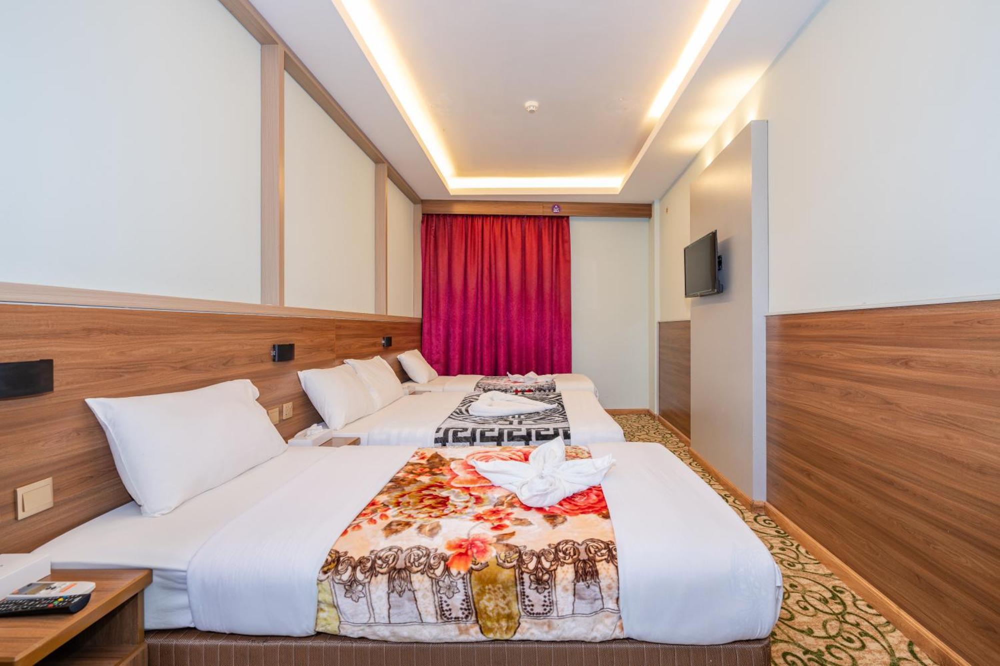 Tanha Hotel Dubai Exterior photo