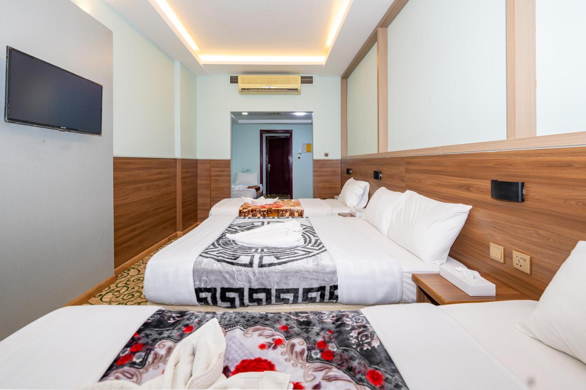 Tanha Hotel Dubai Exterior photo